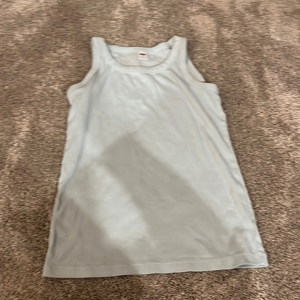 i’m selling this blue top